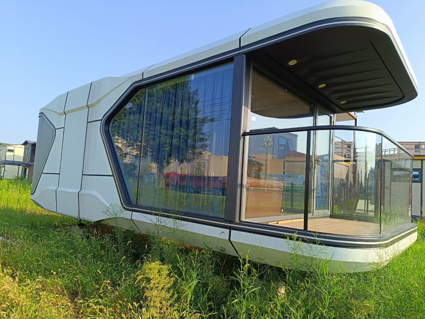 Space Capsule house-4